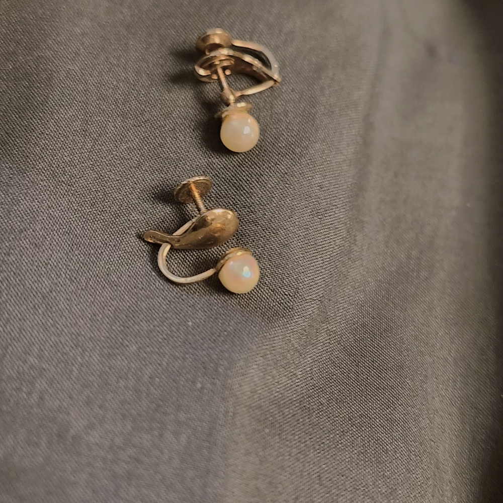 Vintage America Gold and Pearl Earrings